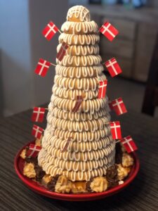 Makanan Tahun Baru Kransenkage (Denmark dan Norwegia)