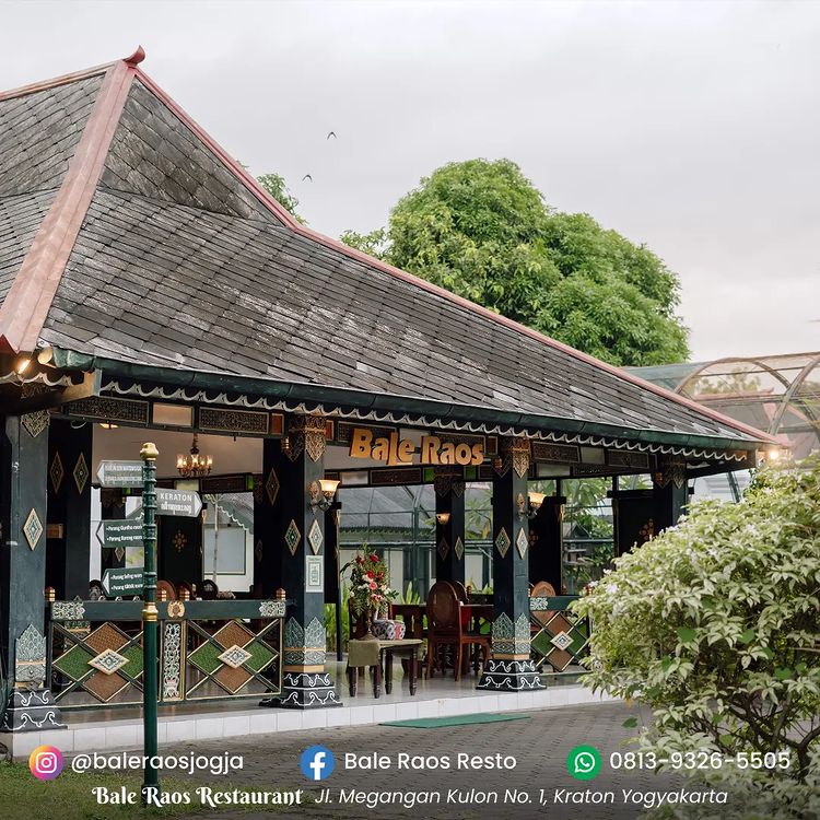 Tempat Makan Nuansa Pedesaan Bale Raos