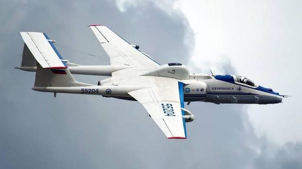 Pesawat Terbesar di Dunia Myasishchev M-55