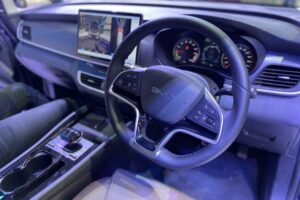 Interior MPV Listrik BYD M6