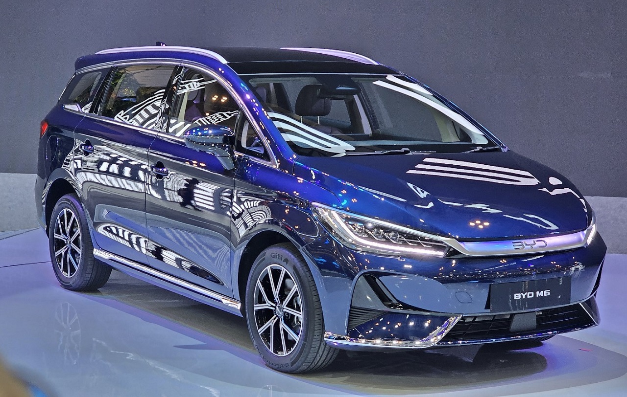 MPV Listrik BYD M6