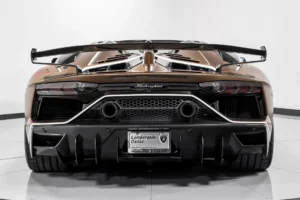 Bagian Belakang Lamborghini Aventador